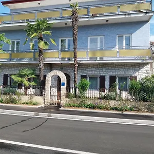 apartment-skarica.primorje-gorskikotar.com/